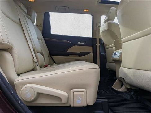 Used 2018 Toyota Highlander Limited image 26