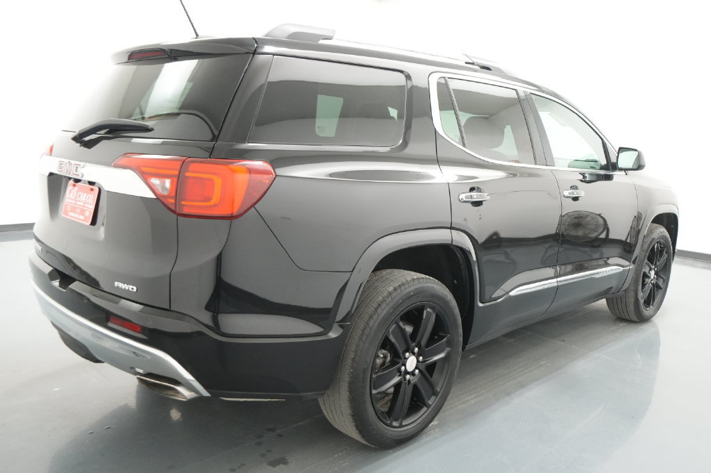 Used 2019 GMC Acadia Denali w/ Technology Package AWD/4WD image 9