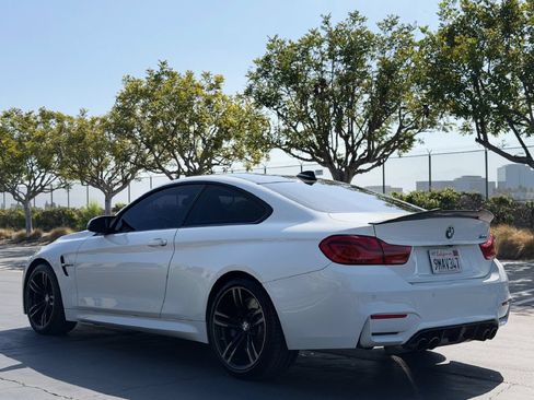 Used 2018 BMW M4 Coupe RWD image 12