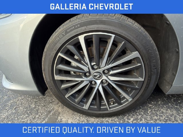 Used 2024 Lexus ES 300h w/ Premium Package FWD image 4