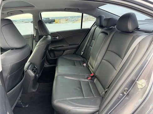 Certified 2017 Honda Accord EX-L image 15