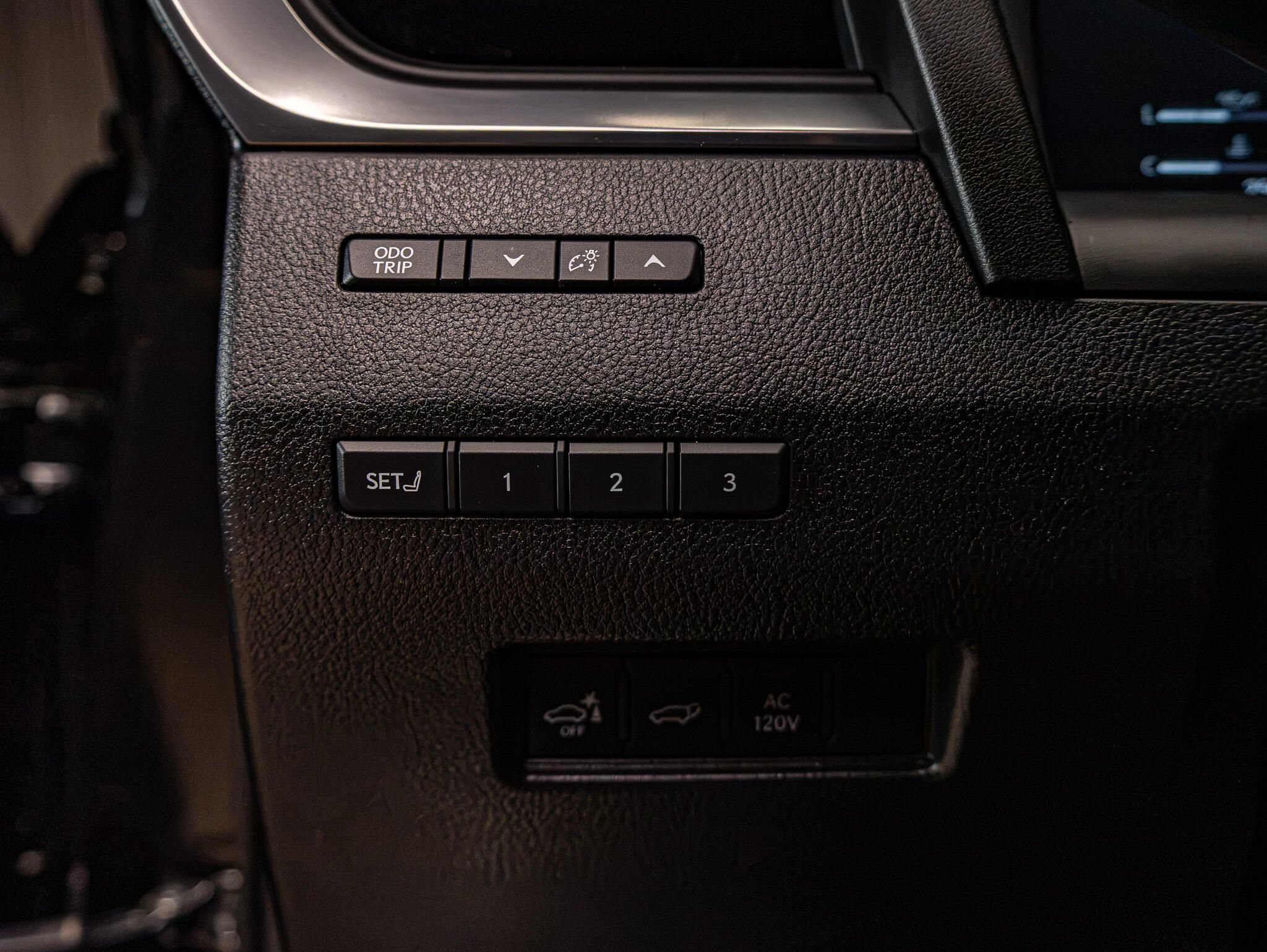 Used 2026 Lexus GX 550 w/ Accessory Package (2T) AWD/4WD image 18