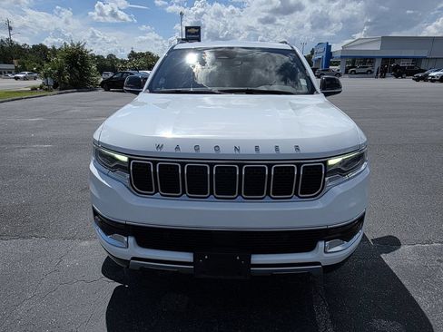 Used 2023 Jeep Wagoneer L Series II AWD/4WD image 9
