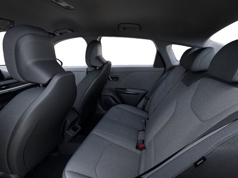 New 2025 Kia K4 LXS FWD image 18