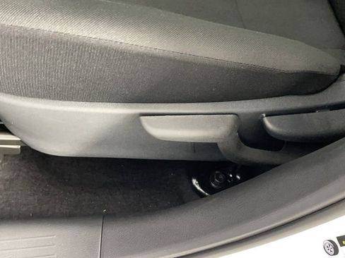 New 2025 Nissan Kicks Play S image 30