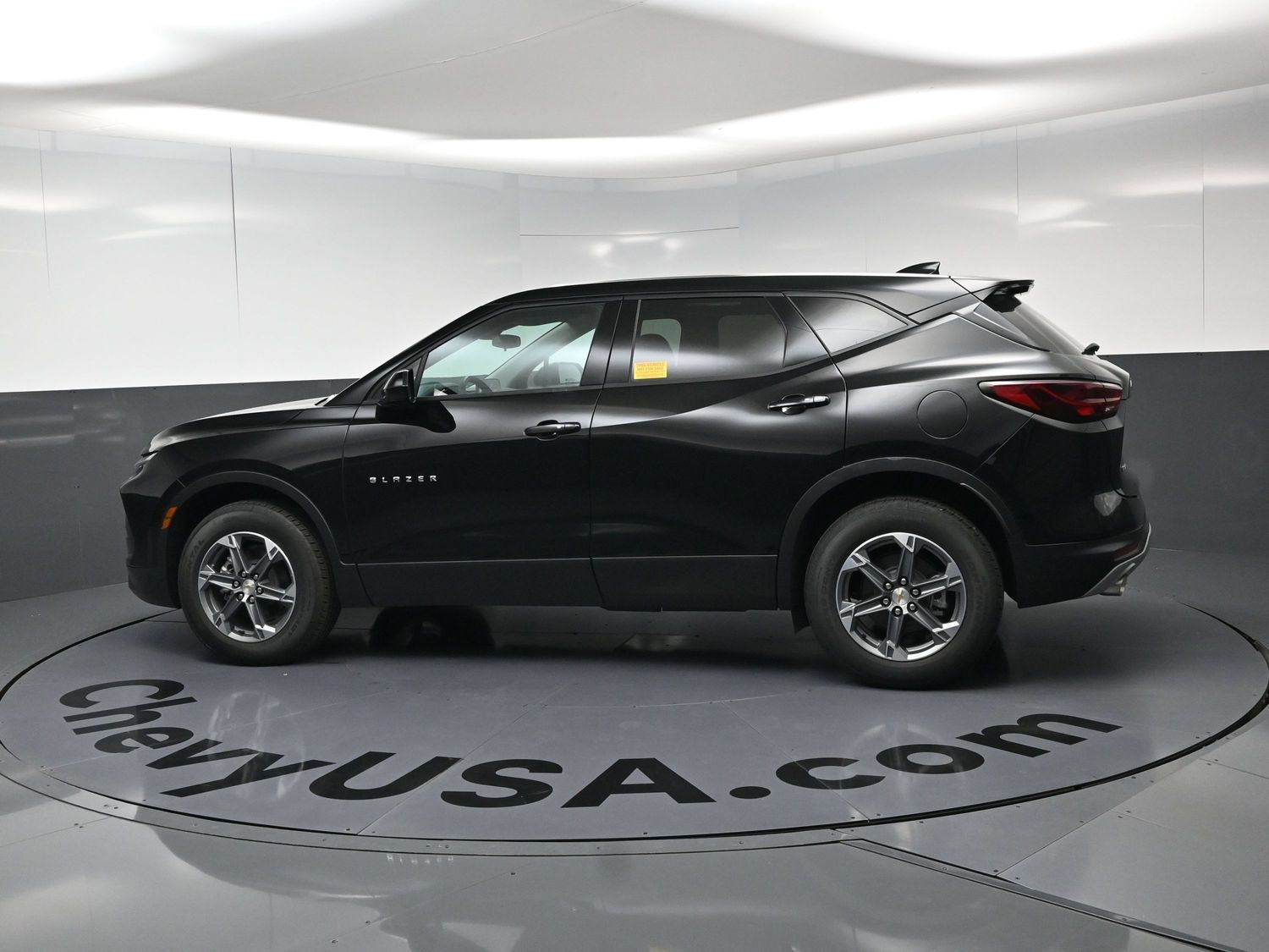 Used 2026 Chevrolet Blazer LT FWD image 6