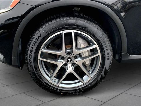Used 2019 Mercedes-Benz GLC 300 4MATIC image 11