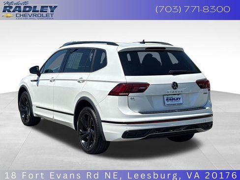Used 2023 Volkswagen Tiguan SE R-Line AWD/4WD image 3