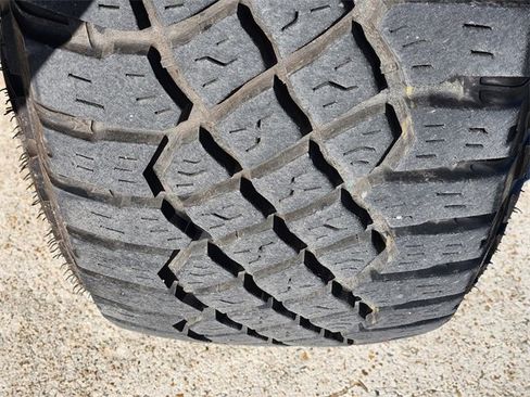 Used 2024 Chevrolet Silverado 1500 ZR2 w/ Technology Package image 11