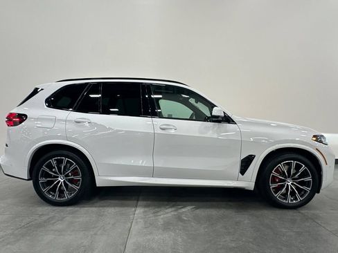 Used 2026 BMW X5 xDrive40i w/ M Sport Package AWD/4WD image 3