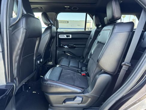 Used 2024 Ford Explorer ST-Line w/ Class IV Trailer Tow Package image 27