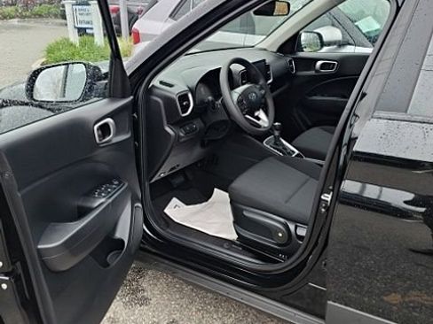 Certified 2026 Hyundai Venue SE FWD image 16