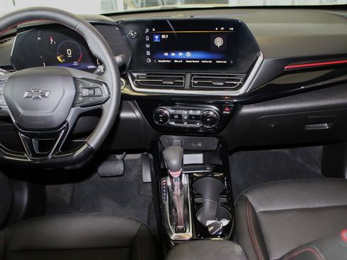 Used 2025 Chevrolet Trax RS w/ Driver Confidence Package image 33