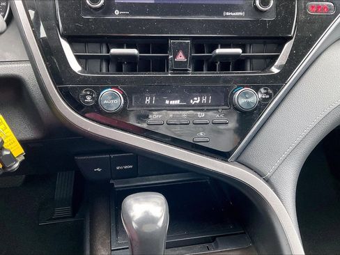 Used 2024 Toyota Camry SE image 15