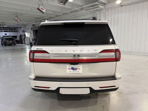 Used 2019 Lincoln Navigator Select w/ Cargo Package image 4