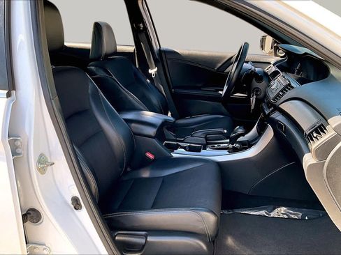 Used 2016 Honda Accord Sport image 8