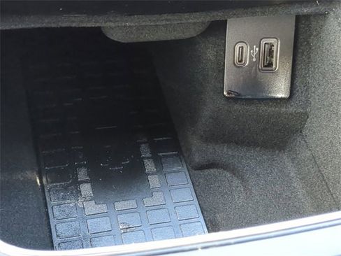 Used 2021 Lincoln Nautilus Reserve image 55