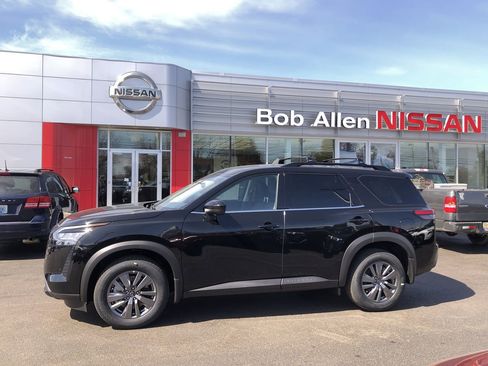 New 2026 Nissan Pathfinder SV image 11