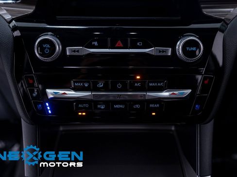 Used 2023 Ford Explorer Limited image 14