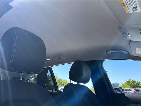 Used 2022 Mercedes-Benz GLC 300 image 12