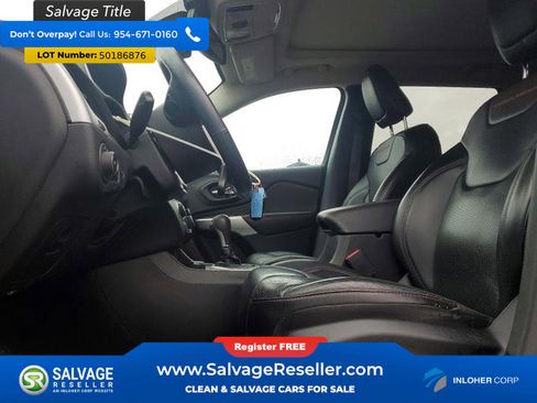 Used 2018 Jeep Cherokee Trailhawk w/ Quick Order Package 27L AWD/4WD image 9