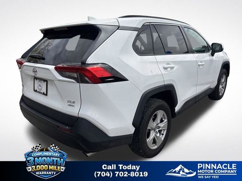 Used 2021 Toyota RAV4 XLE AWD/4WD image 5