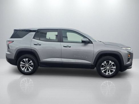 Used 2025 Chevrolet Equinox LT AWD/4WD image 4