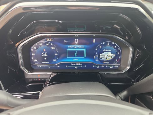 Used 2025 Chevrolet Silverado 1500 LT image 30