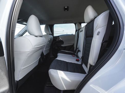 New 2026 Mitsubishi Outlander SE image 33