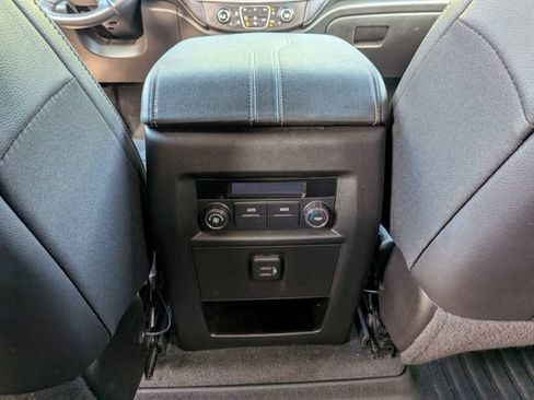 Used 2022 Chevrolet Traverse LT AWD/4WD image 14