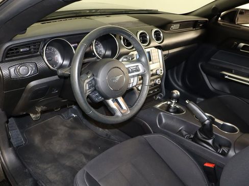 Used 2020 Ford Mustang Coupe RWD image 25