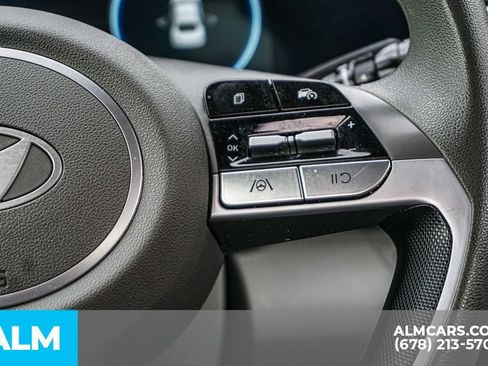 Used 2024 Hyundai Elantra SEL FWD image 29