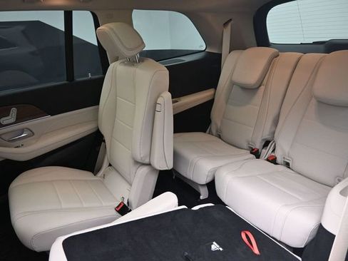 Used 2026 Mercedes-Benz GLS 450 4MATIC image 21