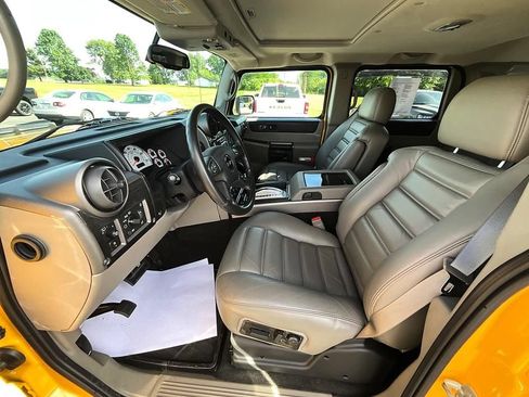 Used 2004 HUMMER H2 w/ Preferred Equipment Group AWD/4WD image 16