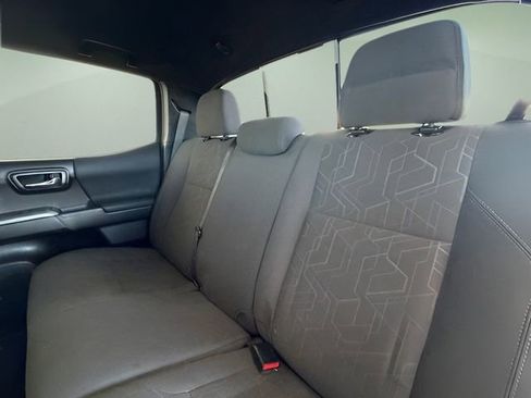 Used 2018 Toyota Tacoma TRD Off-Road image 34