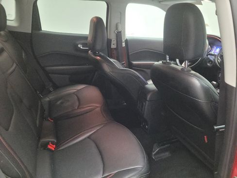 Used 2019 Jeep Compass Trailhawk w/ Leather Interior Group AWD/4WD image 19