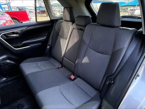 Used 2020 Toyota RAV4 XLE image 21