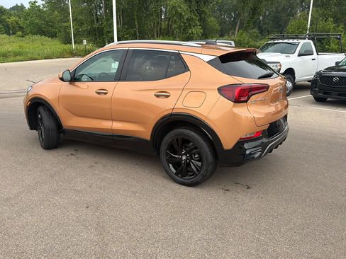 Used 2024 Buick Encore GX Sport Touring AWD/4WD image 4