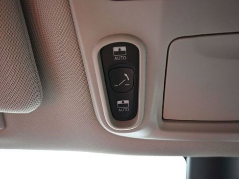 Used 2023 Chrysler Pacifica Limited image 45