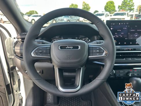 Used 2026 Jeep Compass Latitude w/ Sun and Sound Group AWD/4WD image 23