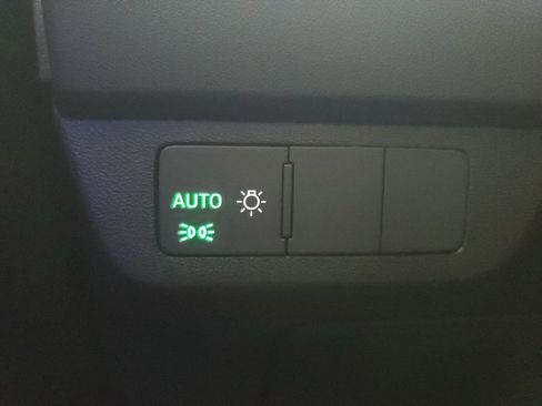 Used 2024 Audi Q4 e-tron Premium Plus image 35