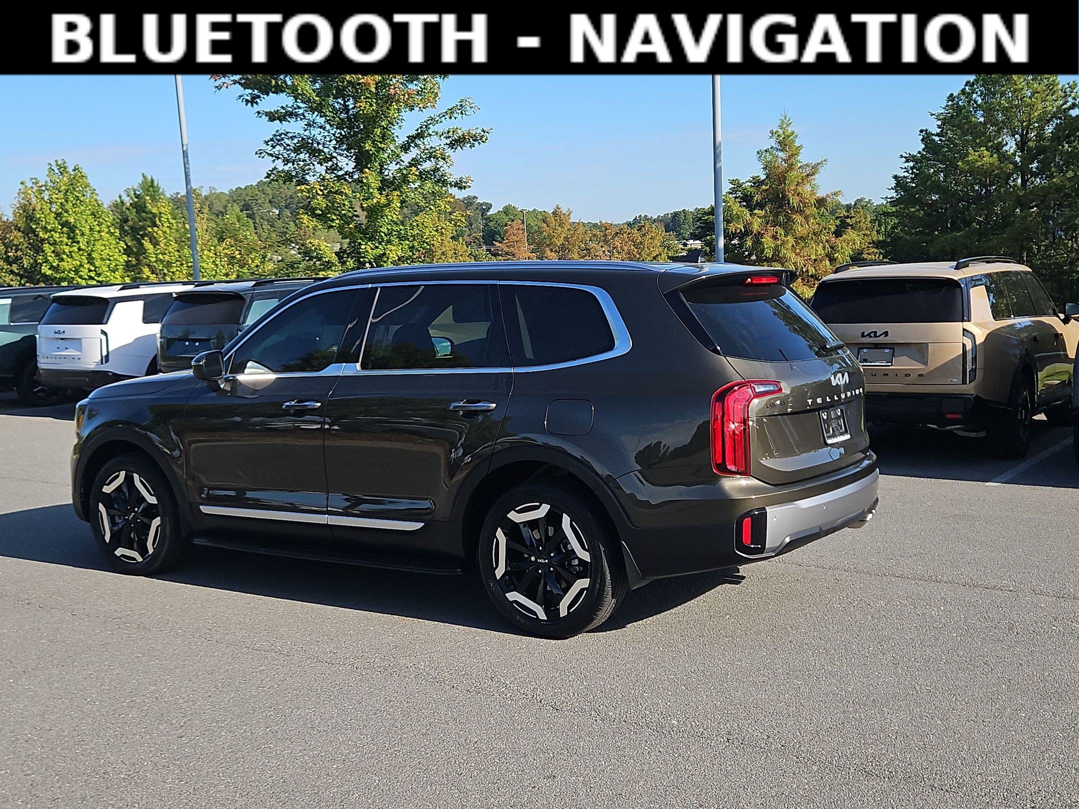 Used 2025 Kia Telluride S FWD image 5