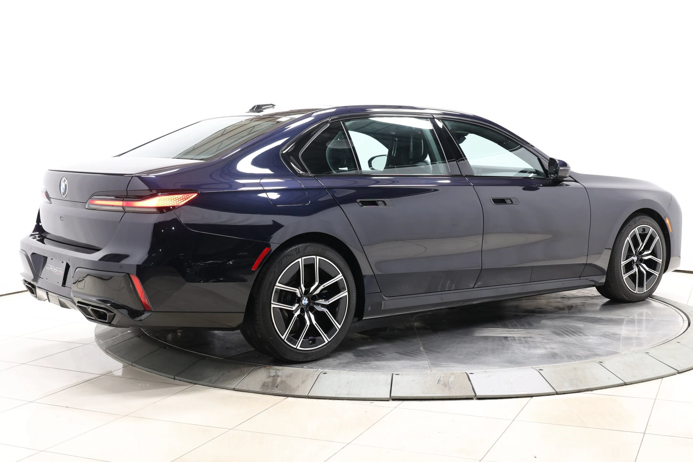 Used 2024 BMW 760i xDrive w/ Executive Package AWD/4WD image 4