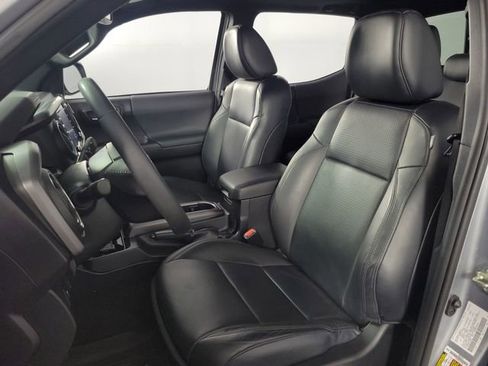 Used 2021 Toyota Tacoma TRD Sport image 14