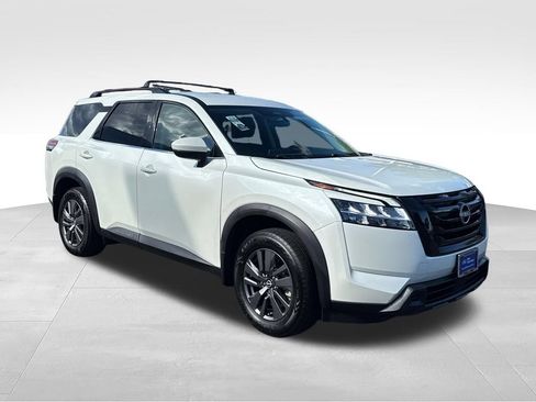 Used 2022 Nissan Pathfinder SV w/ SV Black Package FWD image 1