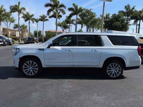 Used 2023 GMC Yukon XL Denali AWD/4WD image 7