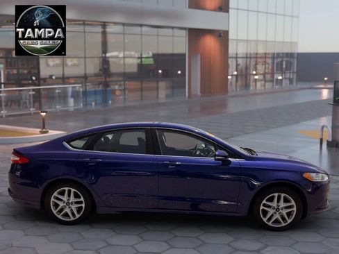 Used 2016 Ford Fusion SE FWD image 3