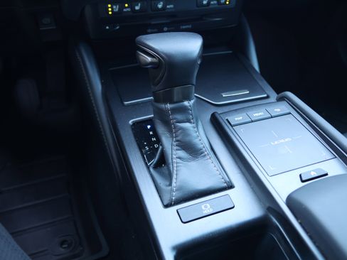 Used 2019 Lexus ES 350 Luxury w/ Premium Package image 27