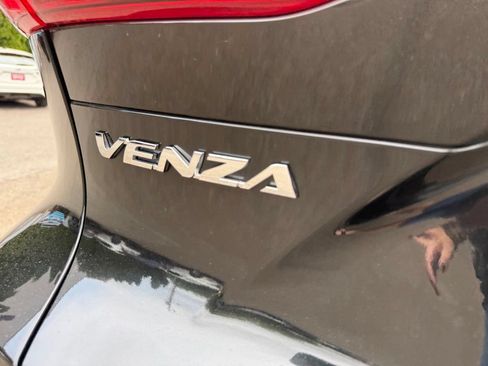 Certified 2024 Toyota Venza XLE AWD/4WD image 8