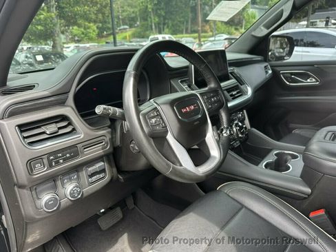 Used 2023 GMC Yukon XL SLT w/ SLT Premium Package RWD image 8